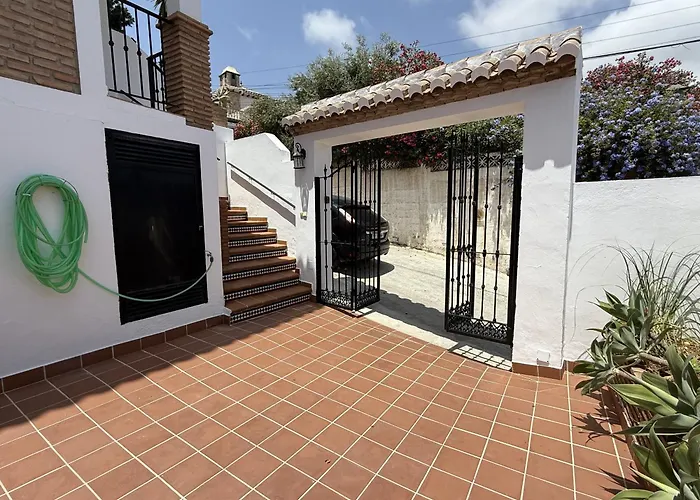 Paradise - El Paraiso *