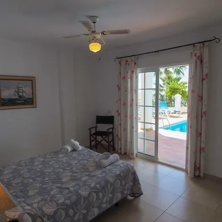 Paradise - El Paraiso