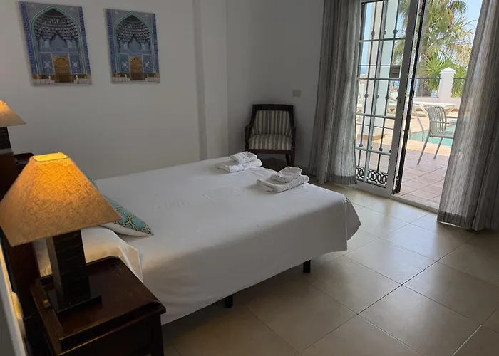 Paradise - El Paraiso *